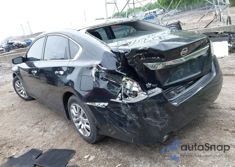 2015 Nissan Altima 2.5 S z USA, uszkodzony, nr VIN 1N4AL3AP1FC259747